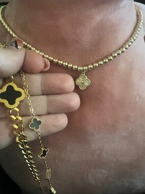 🍀That Gold tone Clover Bead Pendant Necklace - and 2 bracelet set 🍀